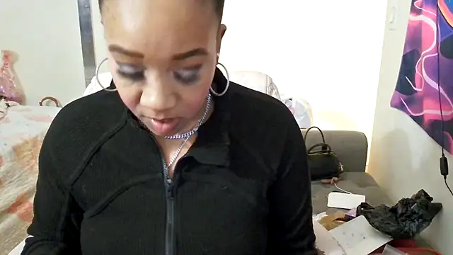 Snapshot of YasmineMinaj chatting on 12.03.25 YasmineMinaj online show from 12.03.25