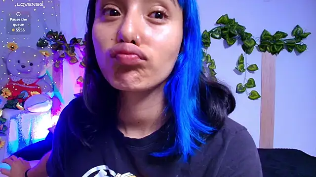 Snapshot of tati_cardenas chatting on 12.23.25 tati cardenas online show from 12.23.25