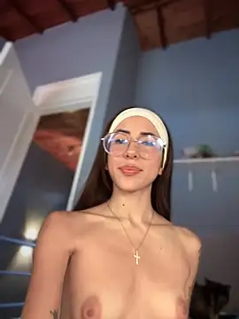 lauravasquez online show from 10.23.25