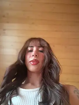 Snapshot of lauravasquez chatting on 06.10.26 lauravasquez online show from 06.10.26
