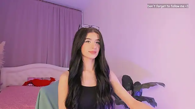 LauraCoy online show from 10.05.25