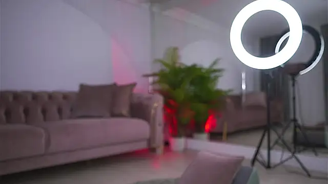 Abbela White online show from 09.09.25