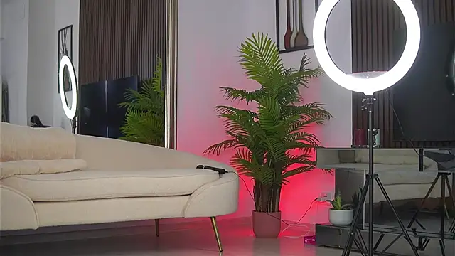 Snapshot of Abbela_White chatting on 07.05.26 Abbela White online show from 07.05.26