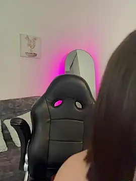 Snapshot of Megan_lu2 chatting on 12.17.25 Megan lu2 online show from 12.17.25