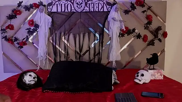 Snapshot of Raven_foxter1 chatting on 10.07.25 Raven foxter1 online show from 10.07.25