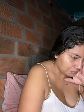 Snapshot of moncerrat_luna chatting on 02.04.25 moncerrat luna online show from 02.04.25