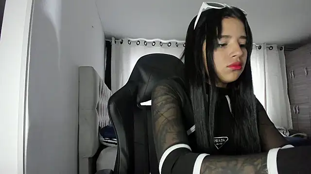 aliice walker  online show from 10.03.25