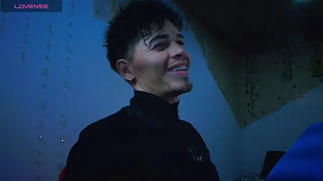 Snapshot of kisstarxxx chatting on 09.16.25 kisstarxxx online show from 09.16.25