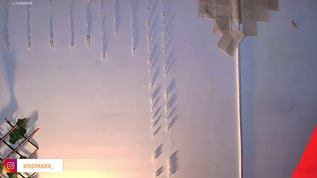 Snapshot of kisstarxxx chatting on 09.24.25 kisstarxxx online show from 09.24.25