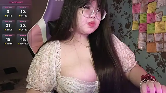 ANNELIESE  online show from 12.06.24