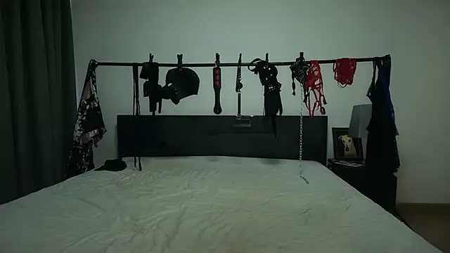 claudiacvc95 online show from 12.05.25