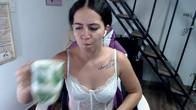 samantha baby  online show from 10.15.25