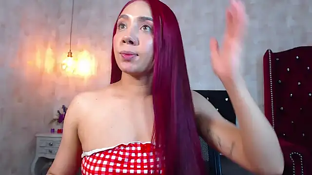 Snapshot of IsabelaLatina chatting on 06.24.26 IsabelaLatina online show from 06.24.26