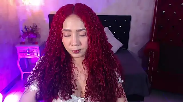 Snapshot of IsabelaLatina chatting on 07.05.26 IsabelaLatina online show from 07.05.26