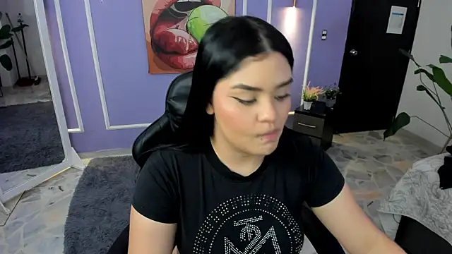 Snapshot of martinasaez chatting on 11.06.25 martinasaez online show from 11.06.25