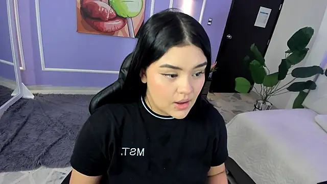 Snapshot of martinasaez chatting on 11.17.25 martinasaez online show from 11.17.25