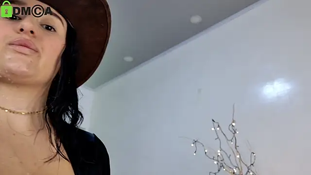 Sisirojas online show from 12.20.24