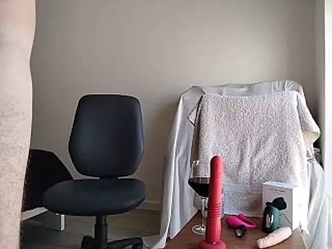Snapshot of MiguelBISEX chatting on 10.25.25 MiguelBISEX online show from 10.25.25