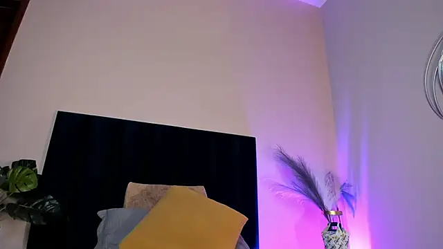 NoraDasilva online show from 11.22.25