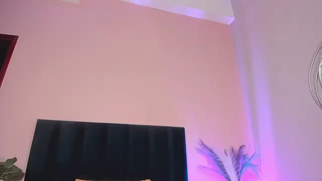 NoraDasilva online show from 12.04.25