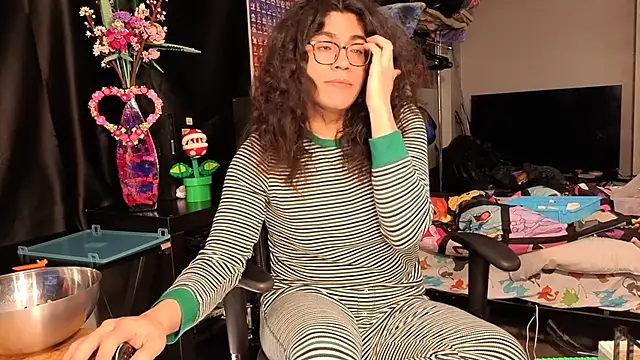 ShinyCherub online show from 03.06.25