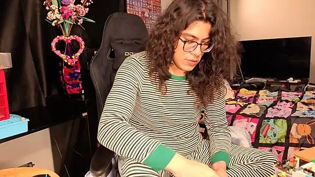 ShinyCherub online show from 03.12.25