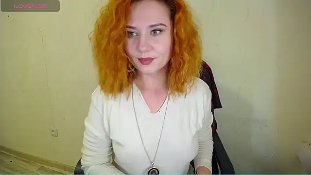 Snapshot of RedHeadSTARx chatting on 02.28.25 RedHeadSTARx online show from 02.28.25