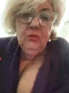 Snapshot of Merilulla chatting on 02.19.25 Merilulla online show from 02.19.25