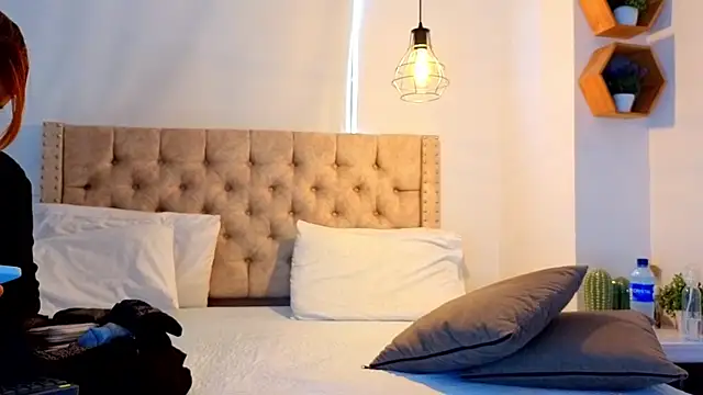 KeryHillson online show from 04.06.26