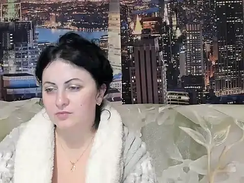 Snapshot of Lillian2 chatting on 01.18.25 Lillian2 online show from 01.18.25