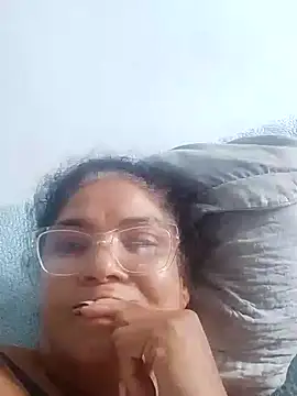 Snapshot of Delicy1 chatting on 01.24.25 Delicy1 online show from 01.24.25