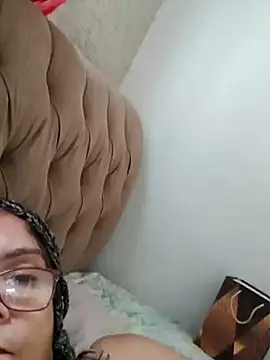 Snapshot of Delicy1 chatting on 02.14.25 Delicy1 online show from 02.14.25