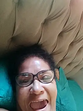 Snapshot of Delicy1 chatting on 10.26.25 Delicy1 online show from 10.26.25