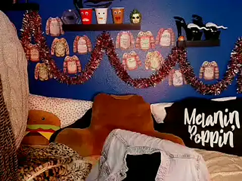 Snapshot of aliviab chatting on 12.24.24 aliviab online show from 12.24.24