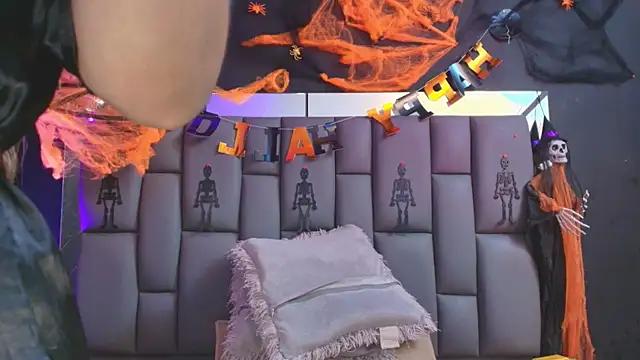  MiaBrown  online show from 10.27.25