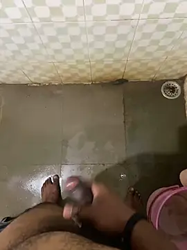 Snapshot of Honeydick7 chatting on 12.19.24 Honeydick7 online show from 12.19.24