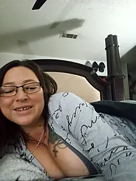 angelbaby1998 online show from 11.16.25