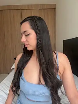 Nicollemays online show from 04.18.26