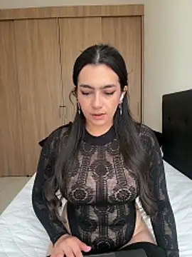 Nicollemays online show from 04.20.26