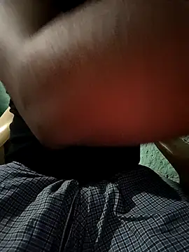 Snapshot of Tamil_paiyan012 chatting on 12.17.24 Tamil paiyan012 online show from 12.17.24