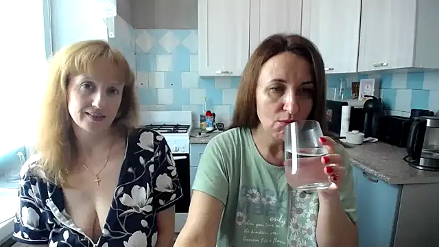 DonnaMagdalena online show from 09.10.25