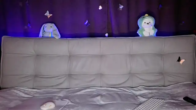 Snapshot of intolerable_girl chatting on 11.01.25 intolerable girl online show from 11.01.25