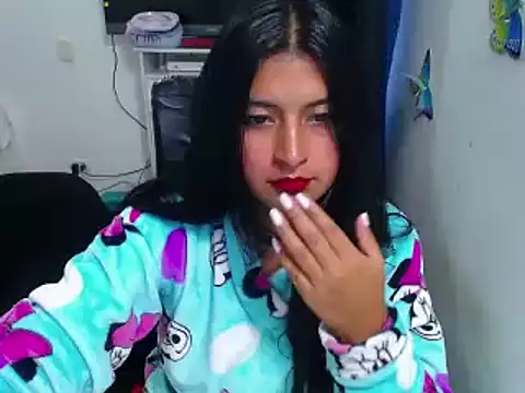 Snapshot of Yunhot_ chatting on 02.15.25 Yunhot online show from 02.15.25