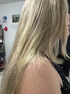 Snapshot of Celestedubois chatting on 12.16.24 Celestedubois online show from 12.16.24