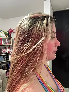 Snapshot of Celestedubois chatting on 03.12.25 Celestedubois online show from 03.12.25