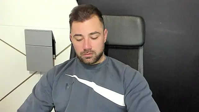 Snapshot of DuncanStone chatting on 03.16.25 DuncanStone online show from 03.16.25