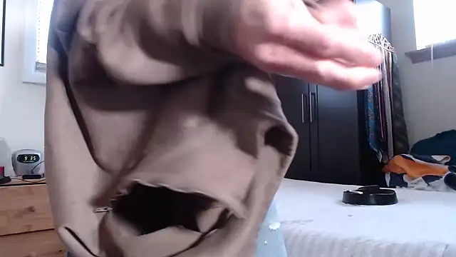 hottottrot691 online show from 03.16.25