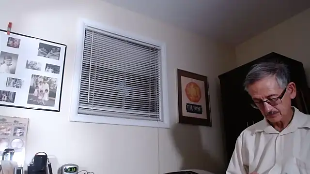 hottottrot691 online show from 03.17.25