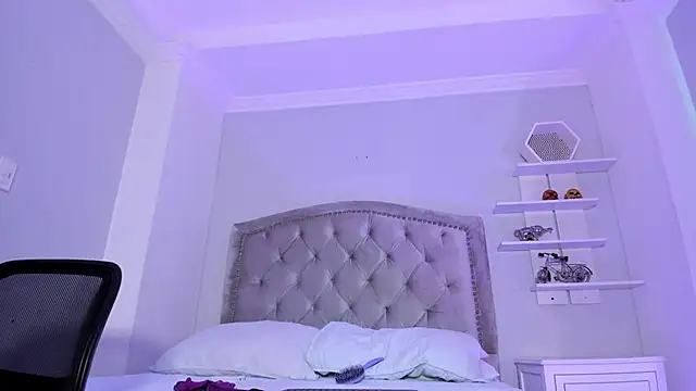 CamileHolmes online show from 02.09.25