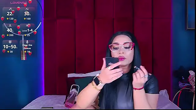 MadyLuxxx online show from 04.15.26